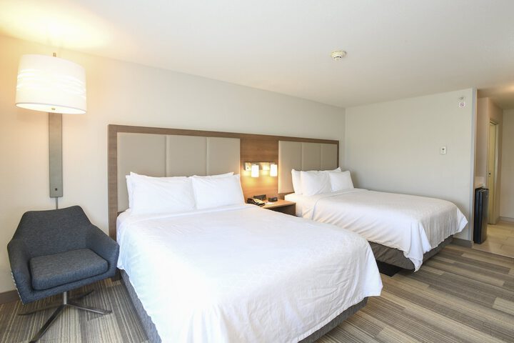 Room 15 of 48