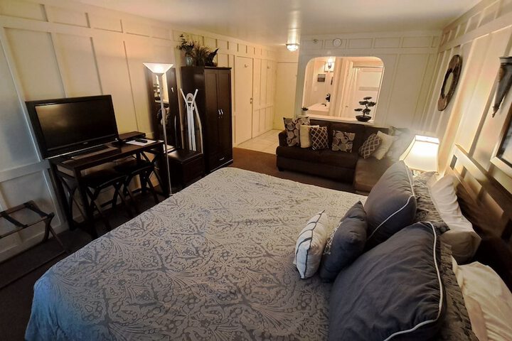 Room 118 of 159