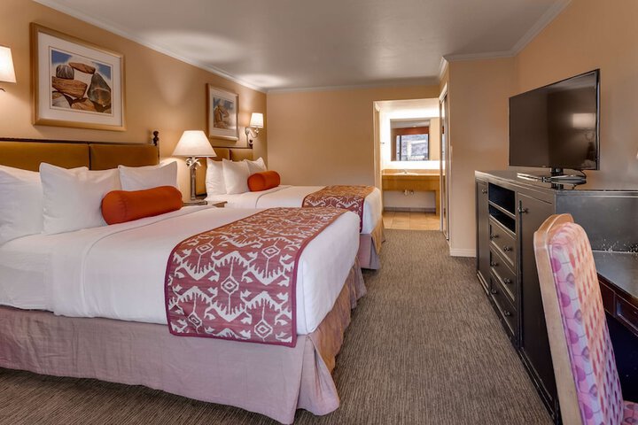 Room 30 of 104