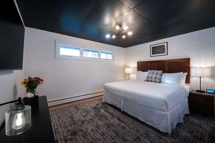 Room 32 of 40