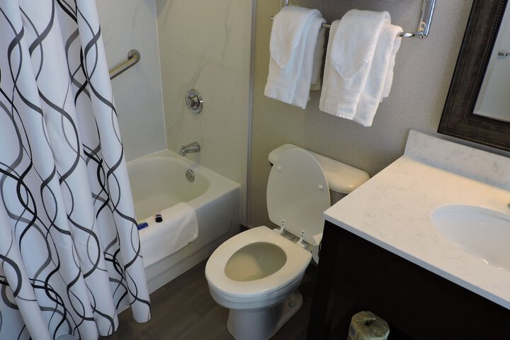 Room 28 of 52