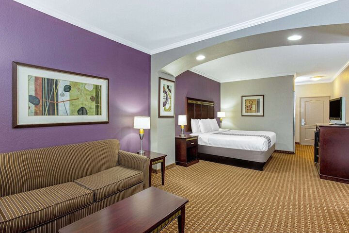 Room 10 of 29