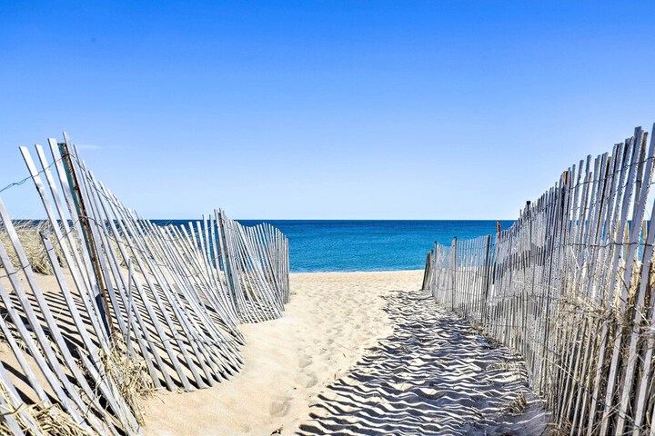 Seaside Escape w / Porch + Direct Beach Access