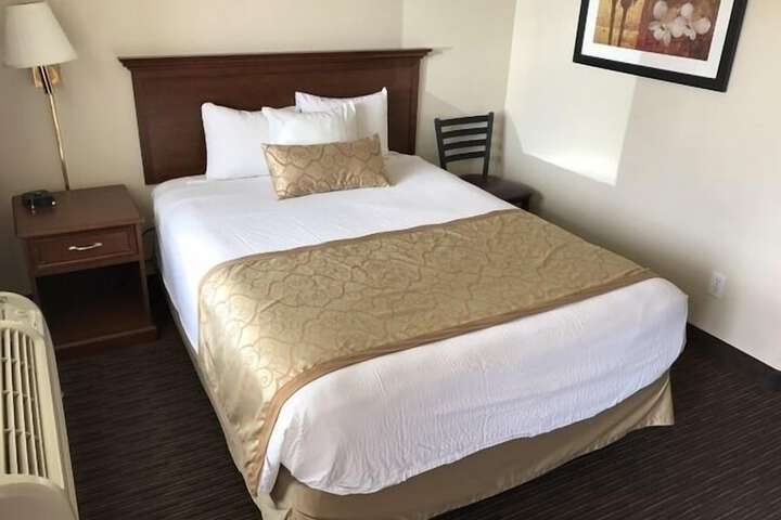 Room 35 of 69