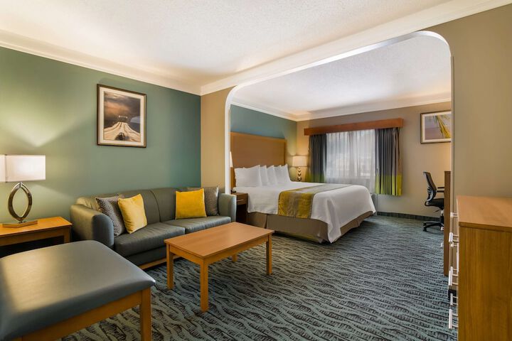 Best Western Plus Executive Court Inn & Conference Center