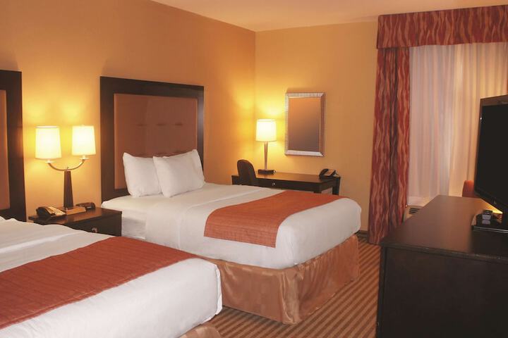 La Quinta Inn & Suites by Wyndham Atlanta-Union City