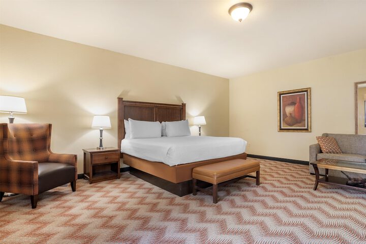 Best Western Plus Cimarron Hotel & Suites
