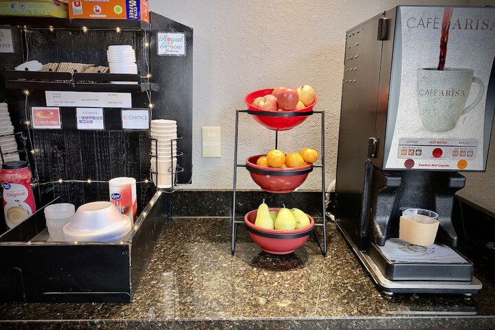 Breakfast/Coffee Service 32 of 34