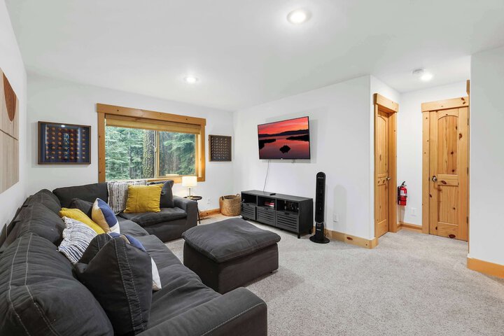 Modern Lake Tahoe Retreat Ski and Swim