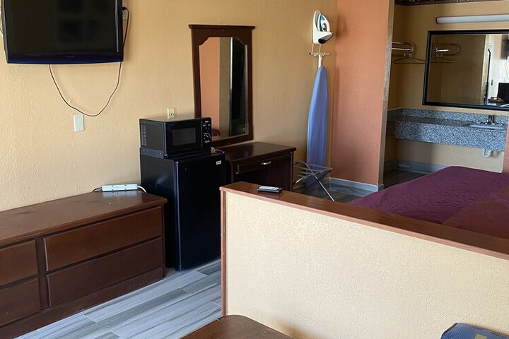 Executive Inn and Suites