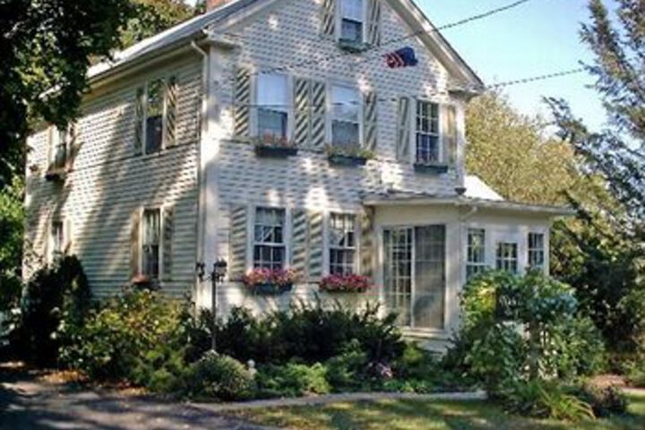 Nichols Guest House B & B