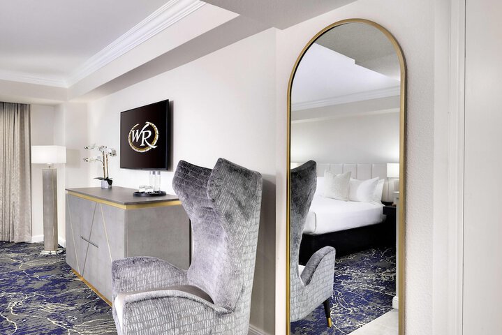 Room 34 of 68