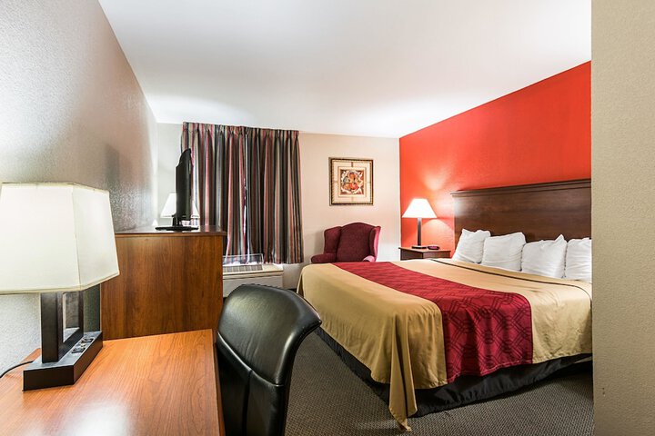 Room 9 of 35