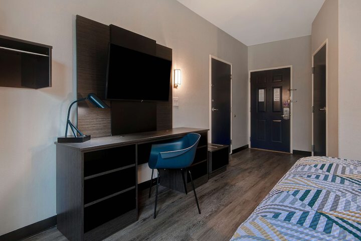 Room 14 of 26