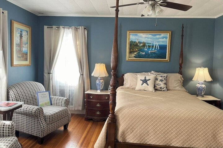 Room 32 of 60