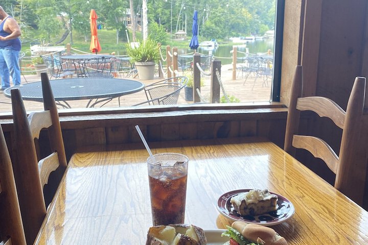 Dining 33 of 47