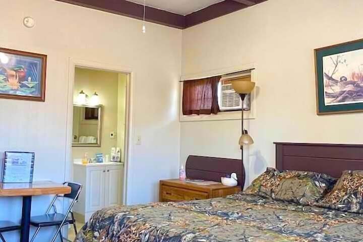 Room 15 of 28