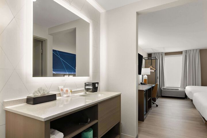 Room 35 of 41