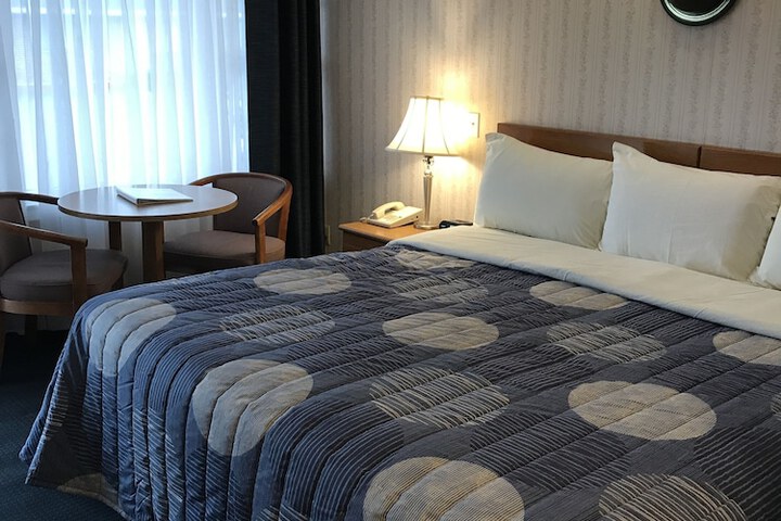 Room 16 of 32