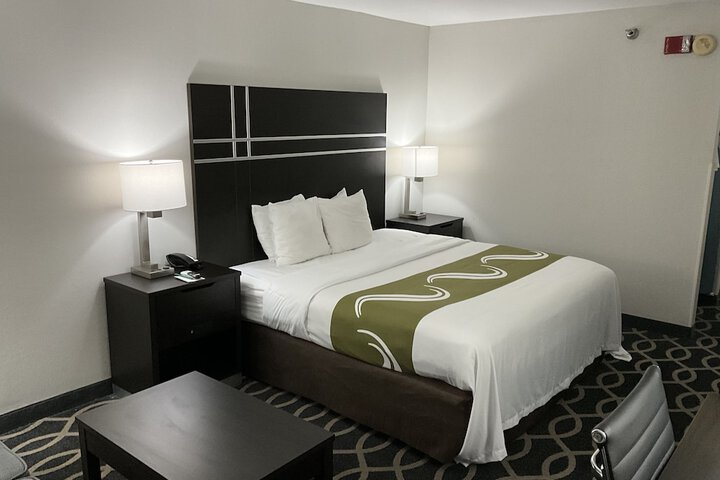Room 16 of 38