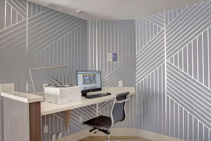 Business Center 27 of 27