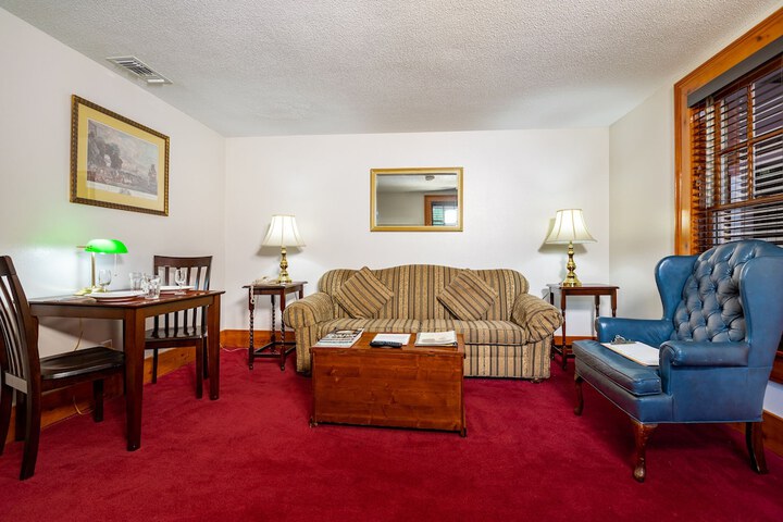 Room 24 of 48
