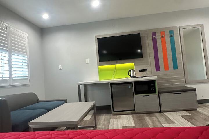 Room 28 of 45