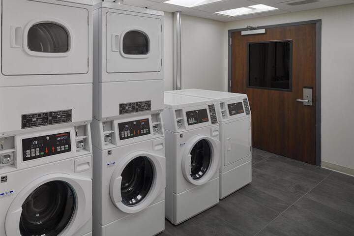 Hyatt House Columbus OSU / Short North
