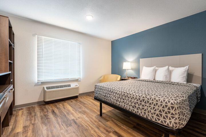 Room 9 of 30