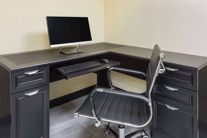 Business Center 42 of 42