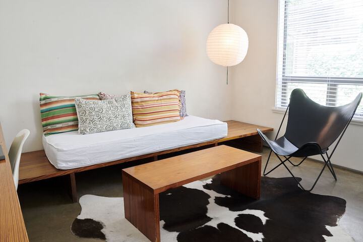 Room 11 of 34