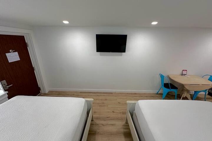 Room 40 of 122