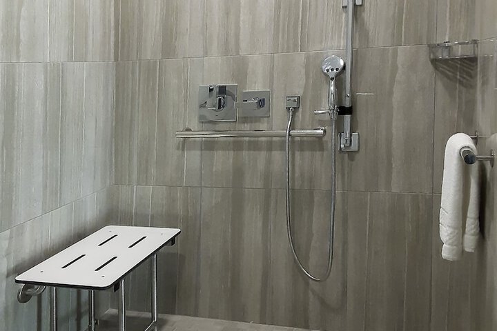 Room 16 of 43