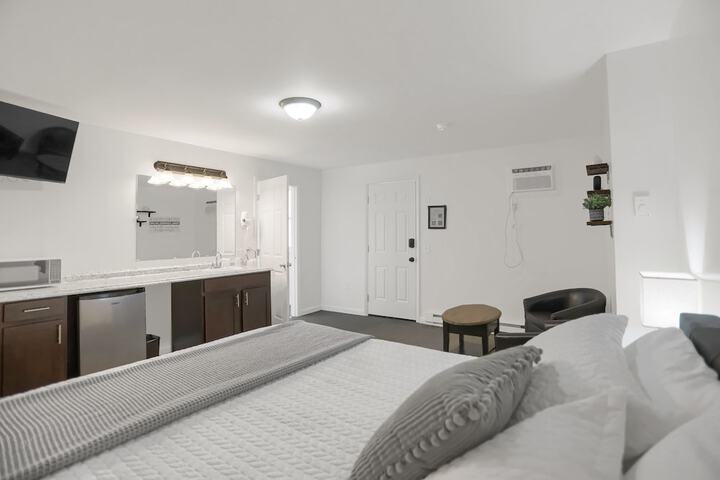Room 32 of 73