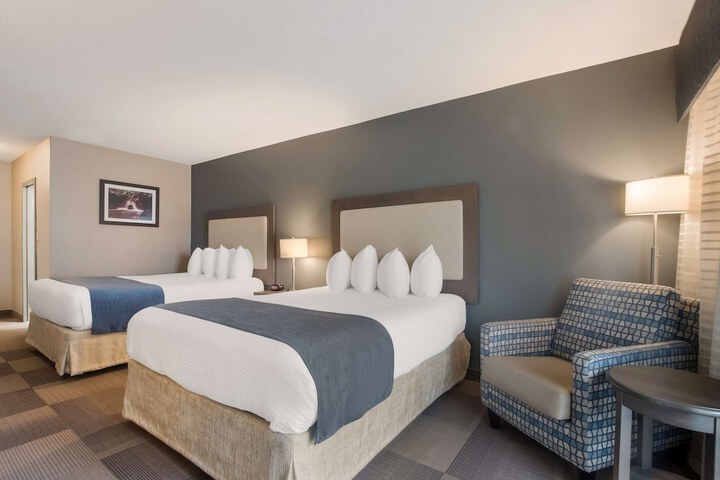 Room 15 of 38