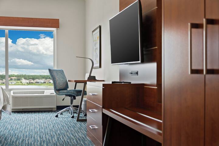 Room 14 of 33