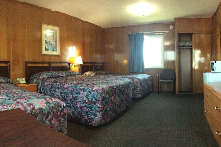 Room 12 of 16