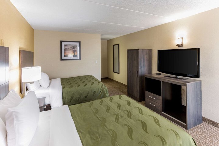 Room 12 of 32