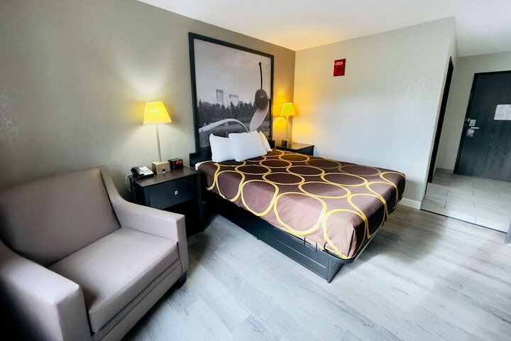 Room 13 of 65