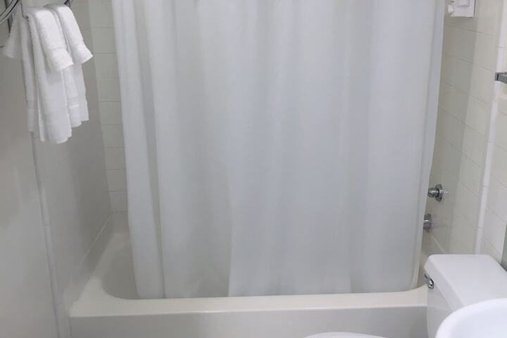 Room 17 of 32