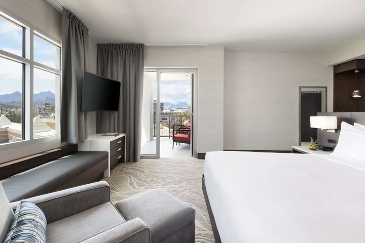 Room 48 of 106