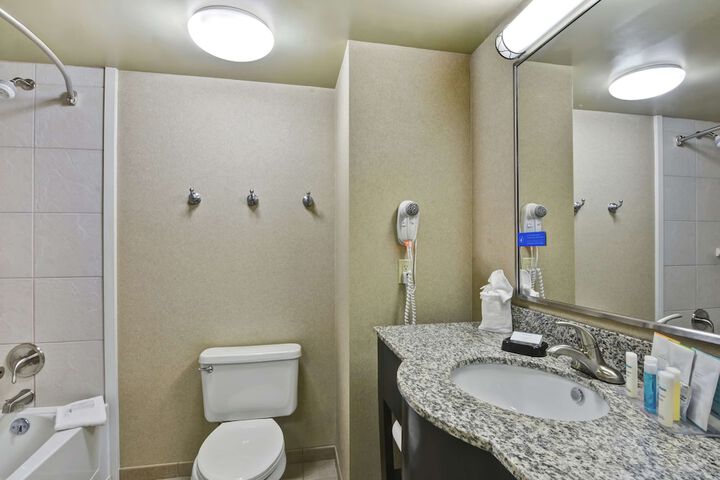 Room 9 of 39