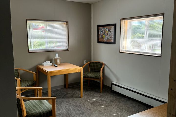 Room 6 of 13