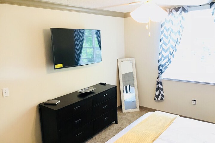 Sawgrass Mall Apartment 2