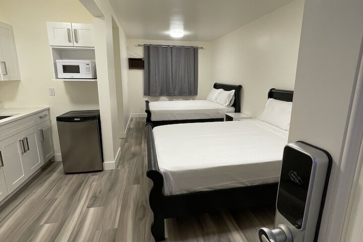 Room 74 of 94