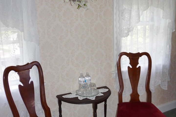 Room 106 of 125