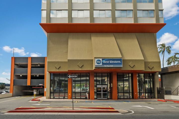 Best Western The Plaza Hotel Honolulu Airport - Free Breakfast