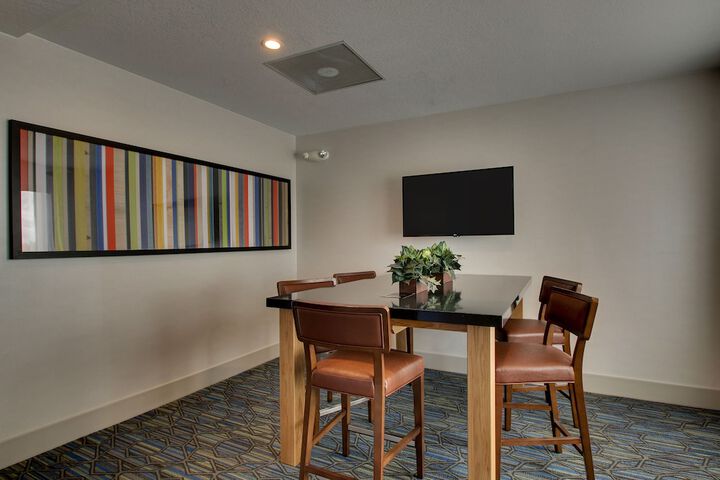 Hotel 8 of 72