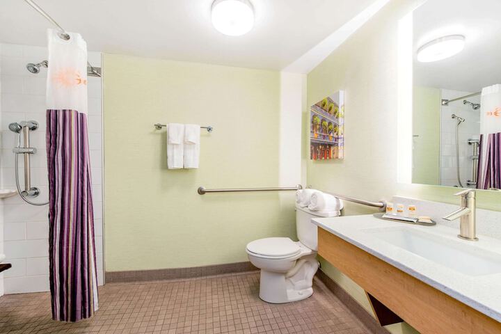 Room 41 of 65