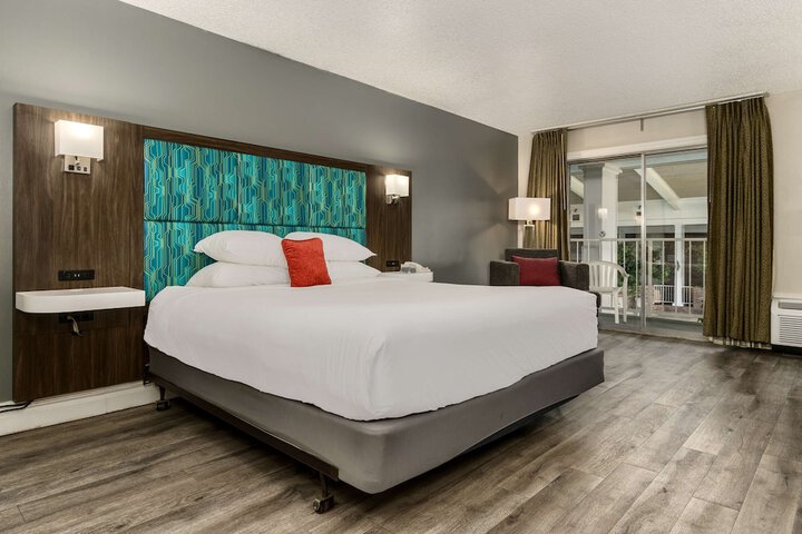 Room 21 of 36